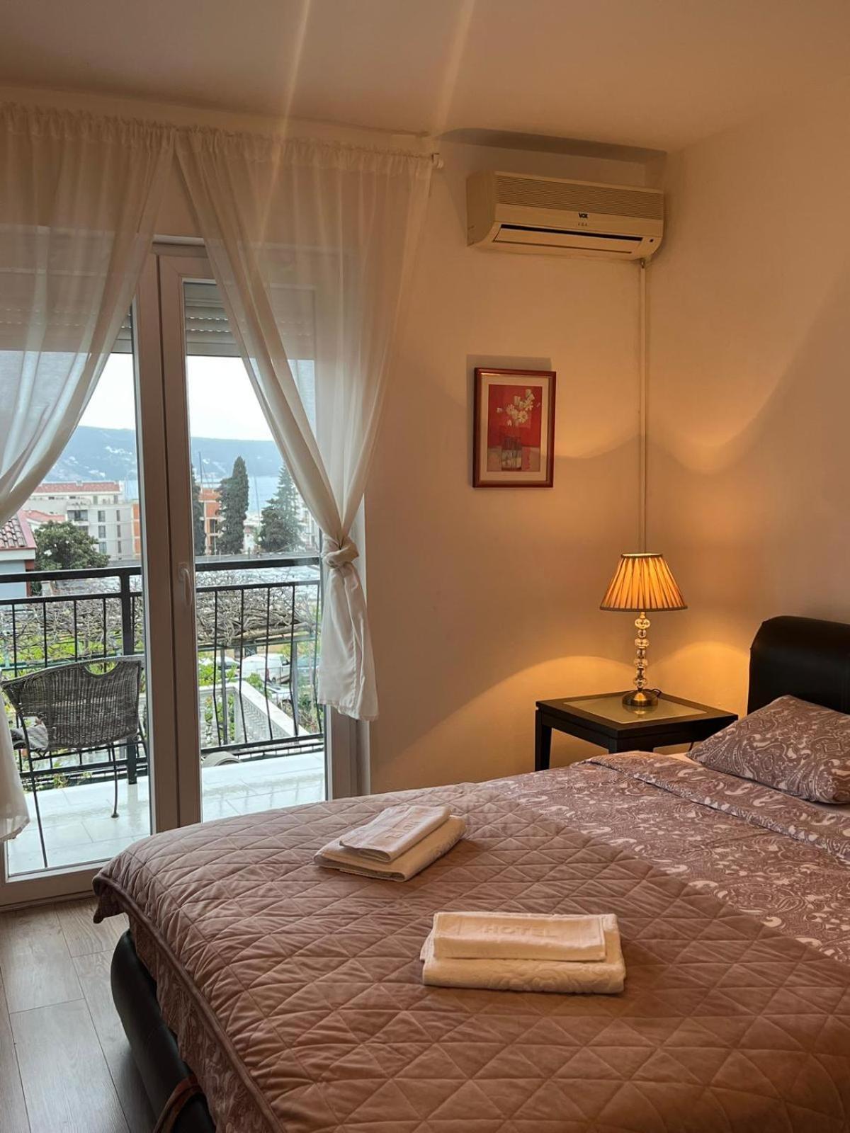 Apartments Lena Herceg Novi Kültér fotó